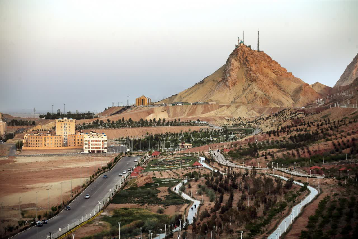 احداث کتابخانه عمومی چندمنظوره در بوستان خضر نبی قم